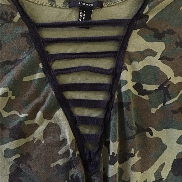 Forever 21 Camo Tee Shirt w Open Chest |M| - Picture 2 of 3